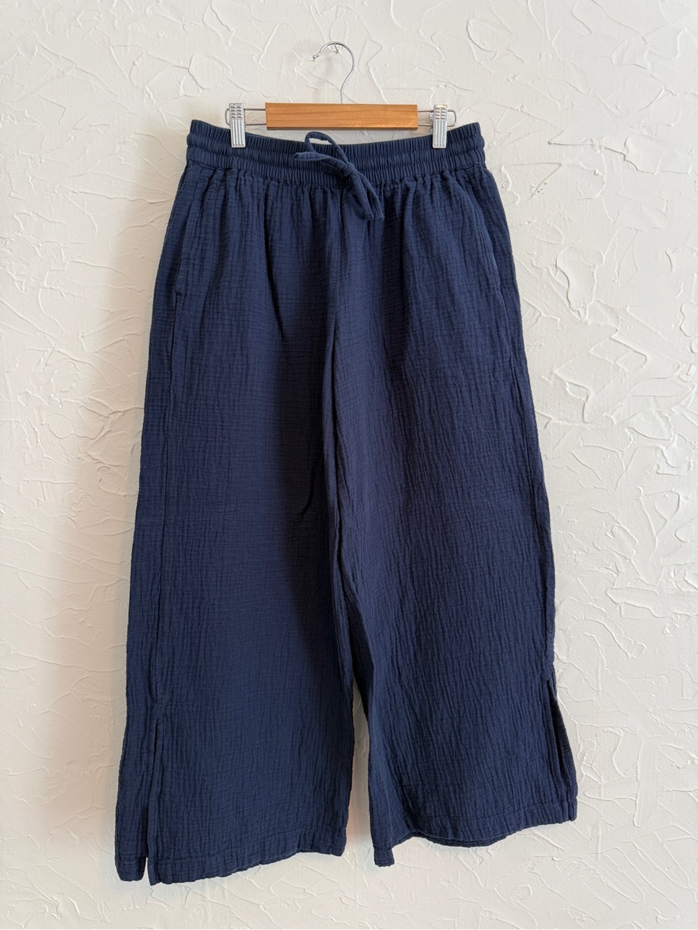 Pact 100% Organic Cotton Pull on Wide Leg Pants. Navy Blue. Size Medium